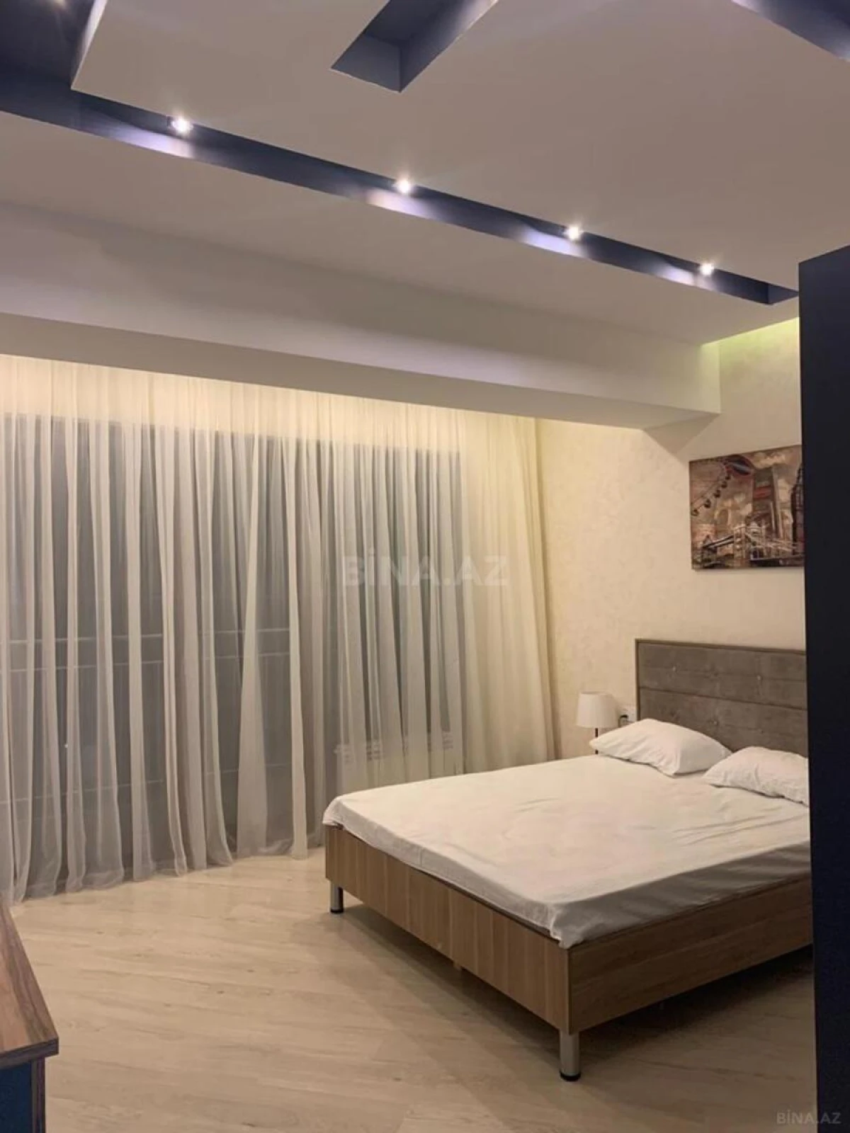 Kirayə verilir 3 otaqlı mənzil 160 m²