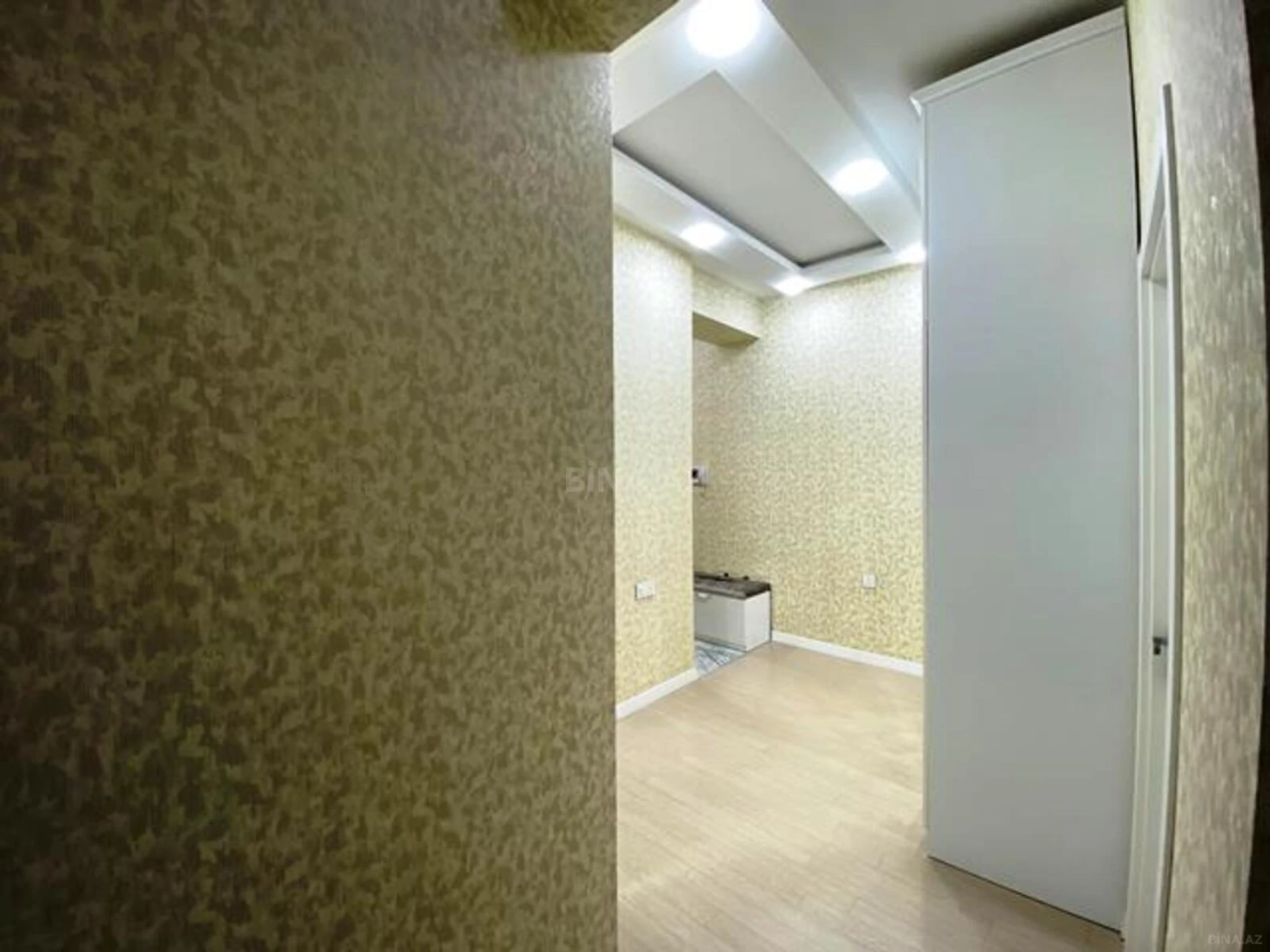 Satılır 3 otaqlı mənzil 105 m²