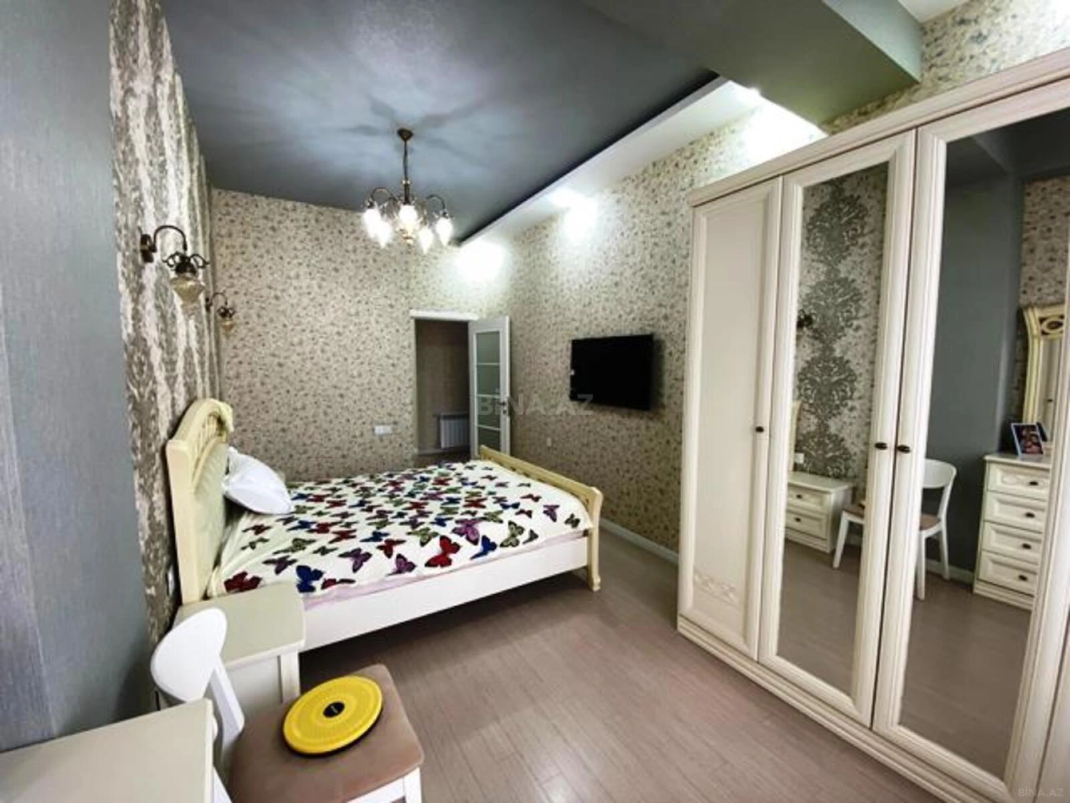 Satılır 3 otaqlı mənzil 105 m²