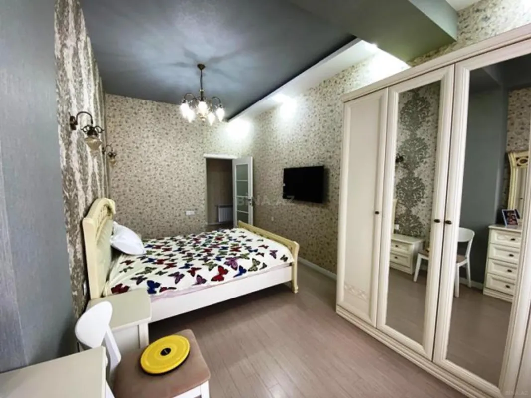 Satılır 3 otaqlı mənzil 105 m²