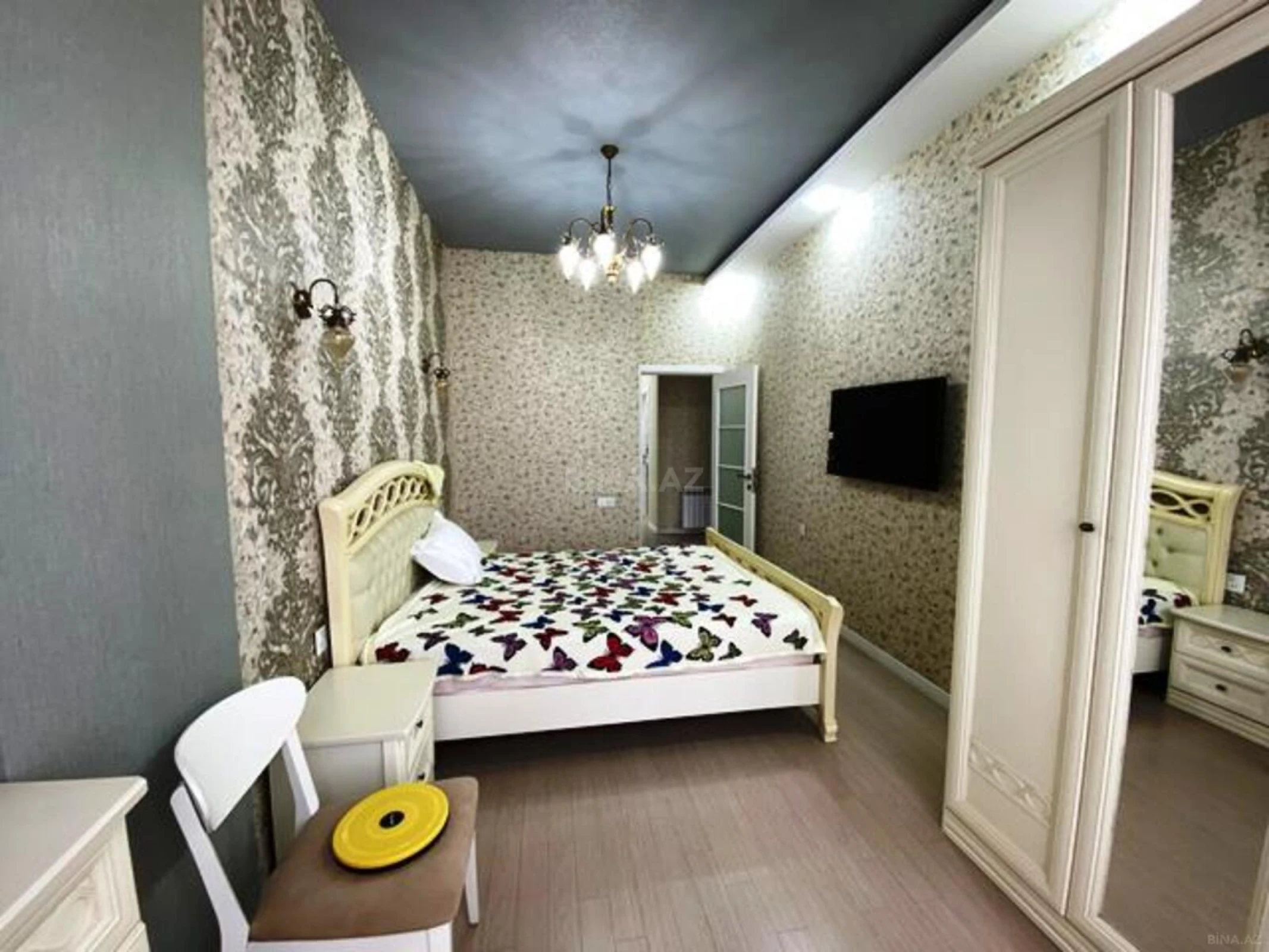 Satılır 3 otaqlı mənzil 105 m²