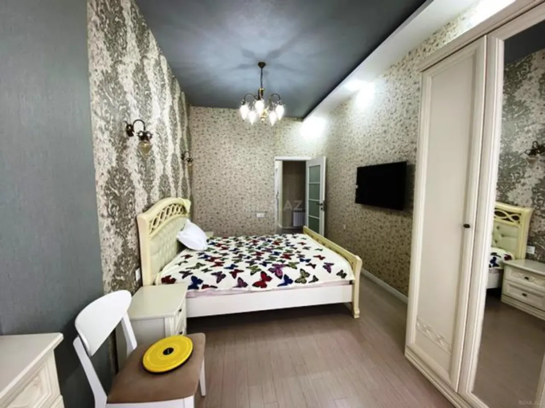 Satılır 3 otaqlı mənzil 105 m²