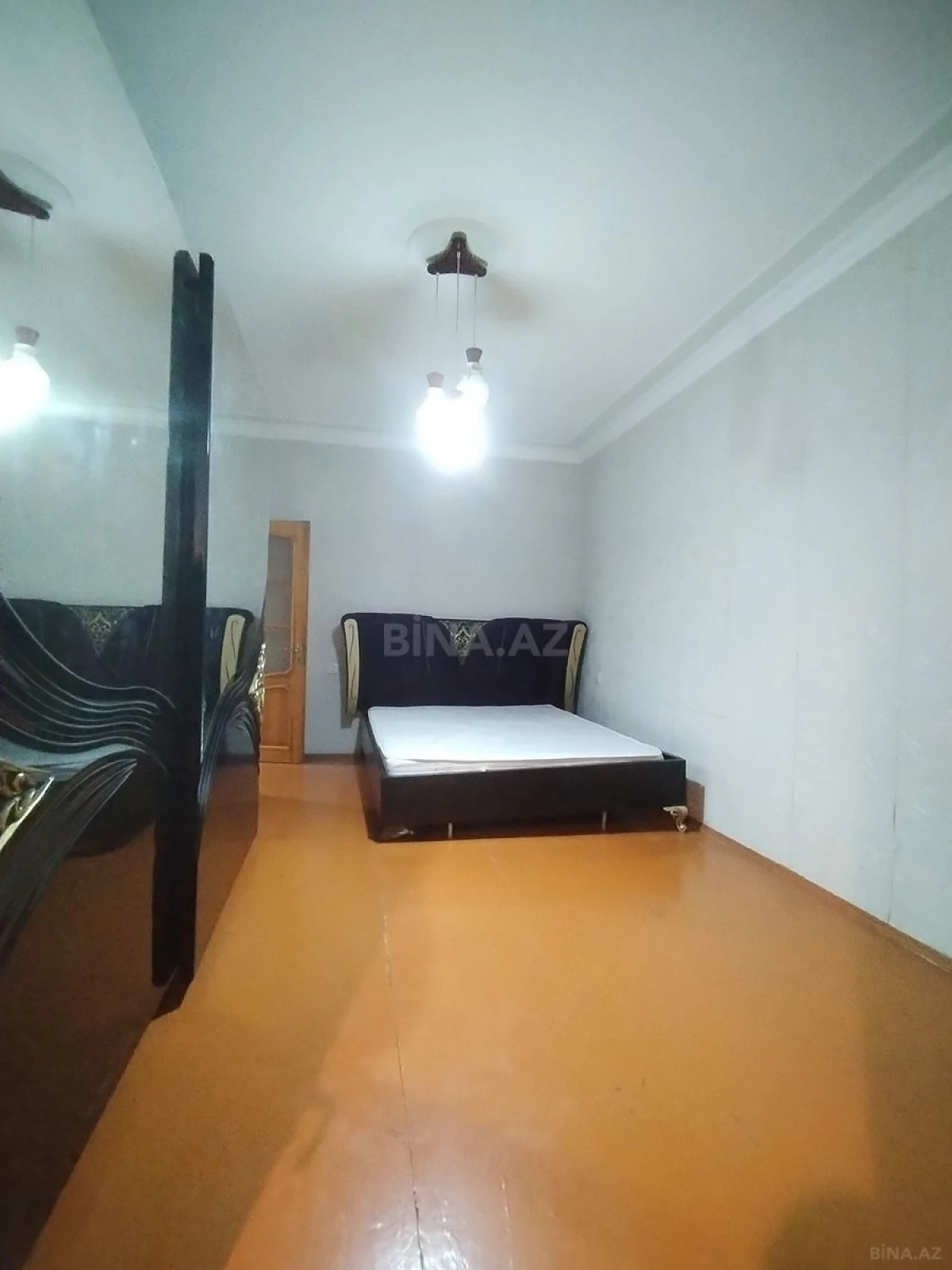 Satılır 4 otaqlı mənzil 100 m²