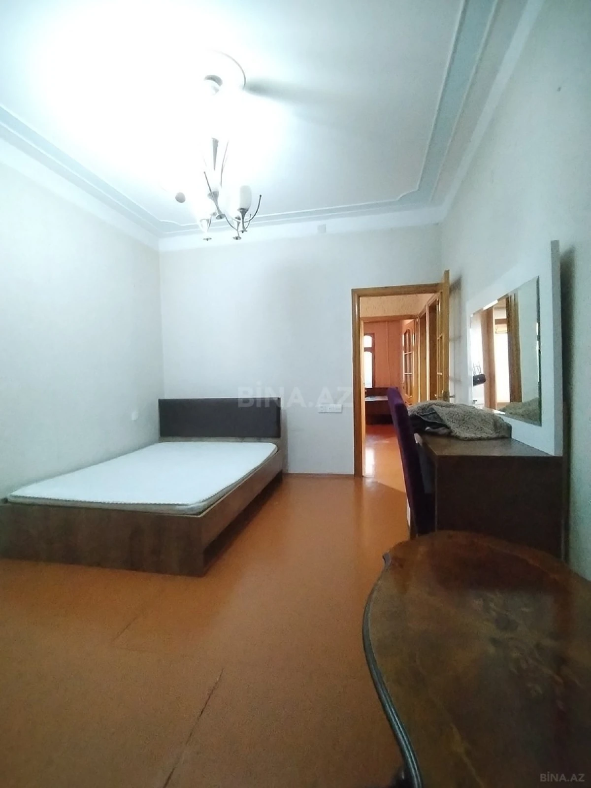 Satılır 4 otaqlı mənzil 100 m²