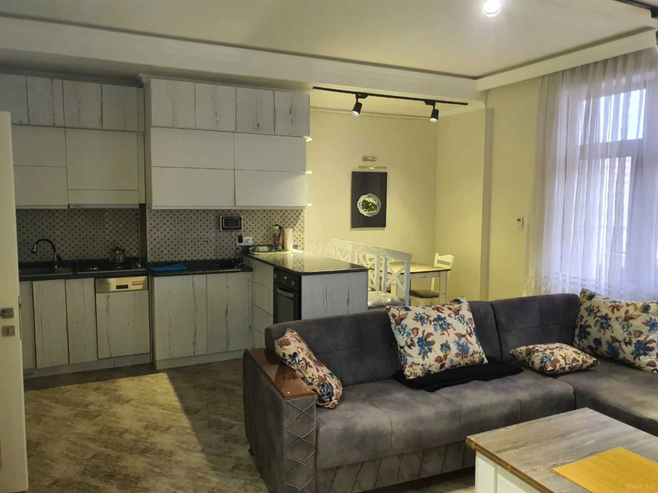 Satılır 3 otaqlı mənzil 90 m²