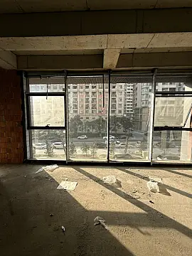 Satılır obyekt 690 m²