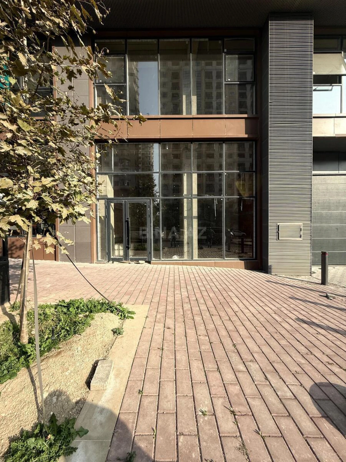 Satılır obyekt 177.9 m²