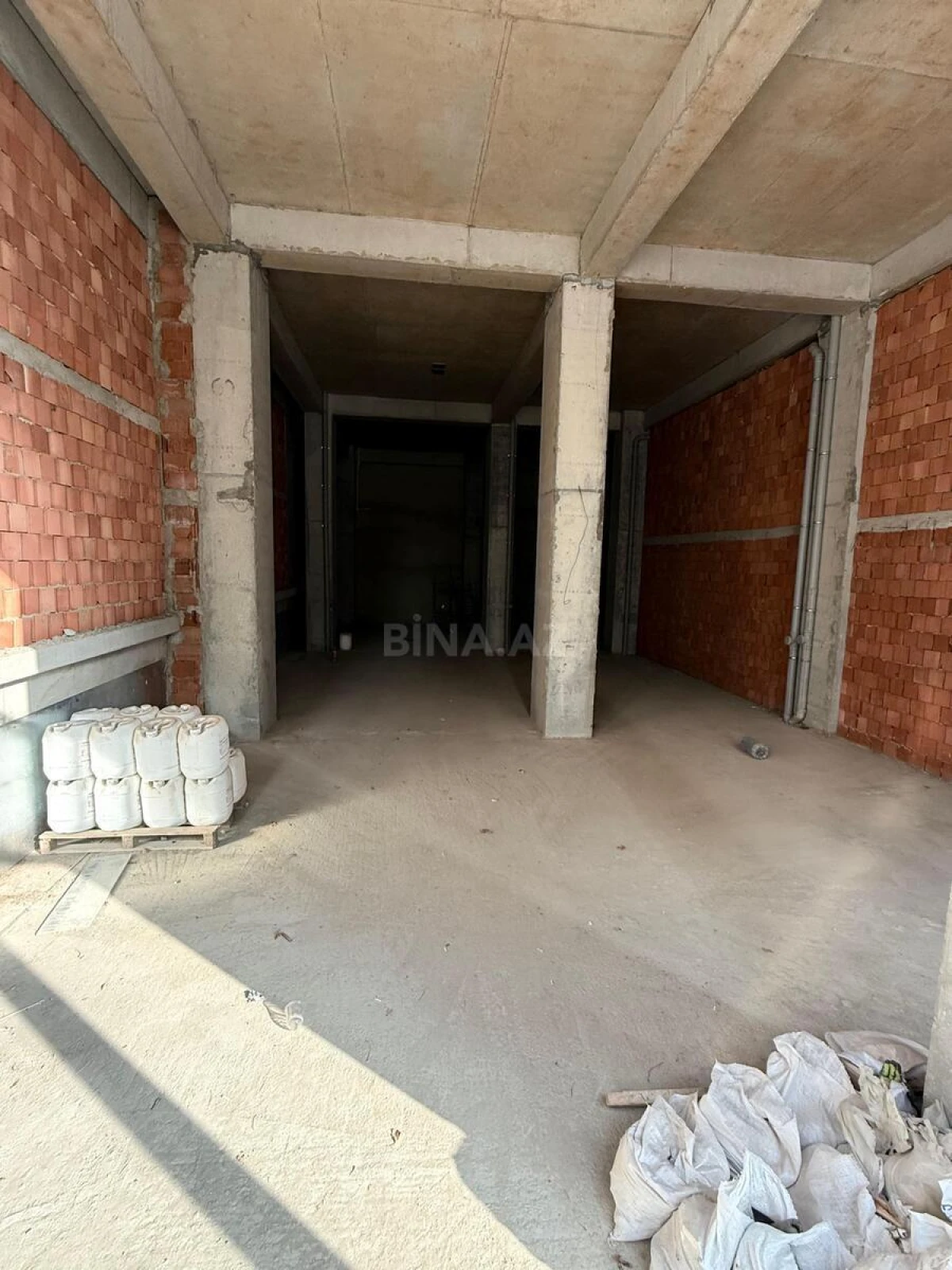 Satılır obyekt 177.9 m²