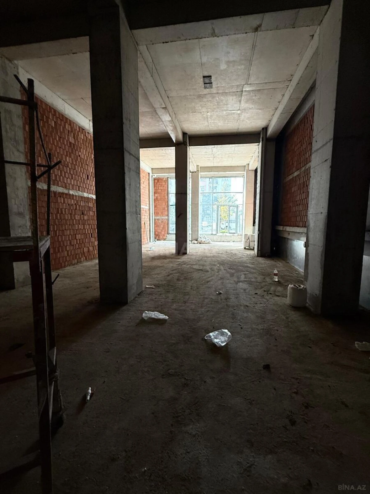 Satılır obyekt 177.9 m²