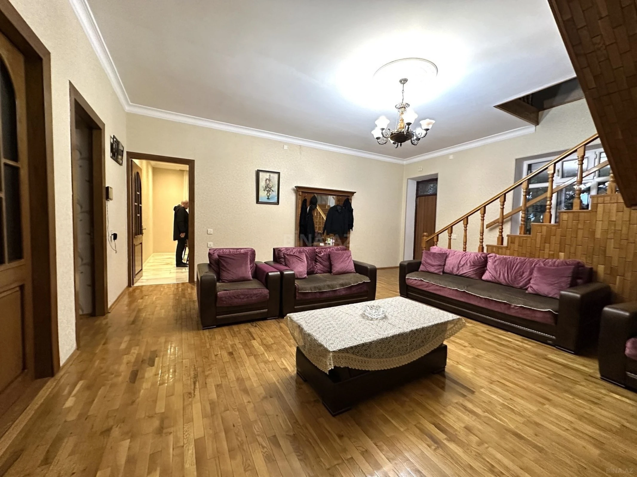 Satılır 5 otaqlı həyət evi 400 m²