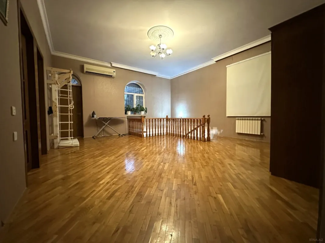 Satılır 5 otaqlı həyət evi 400 m²