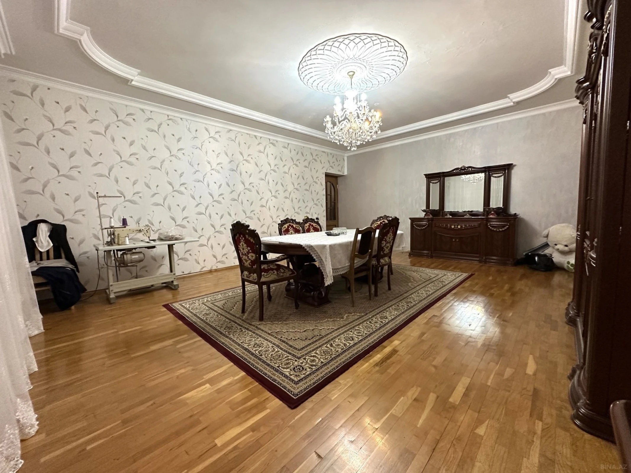 Satılır 5 otaqlı həyət evi 400 m²