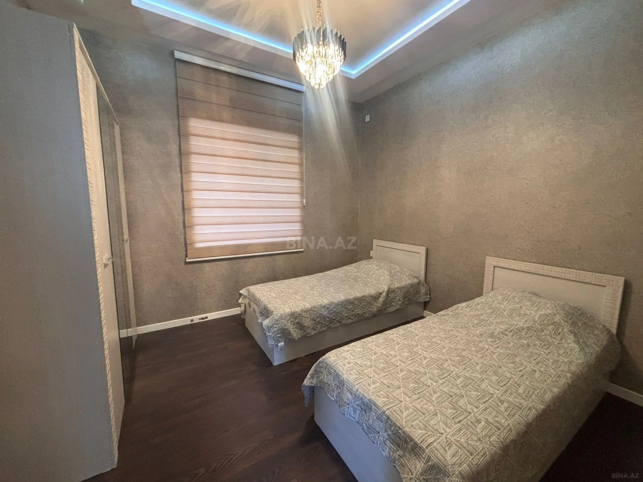 Satılır 5 otaqlı həyət evi 165 m²