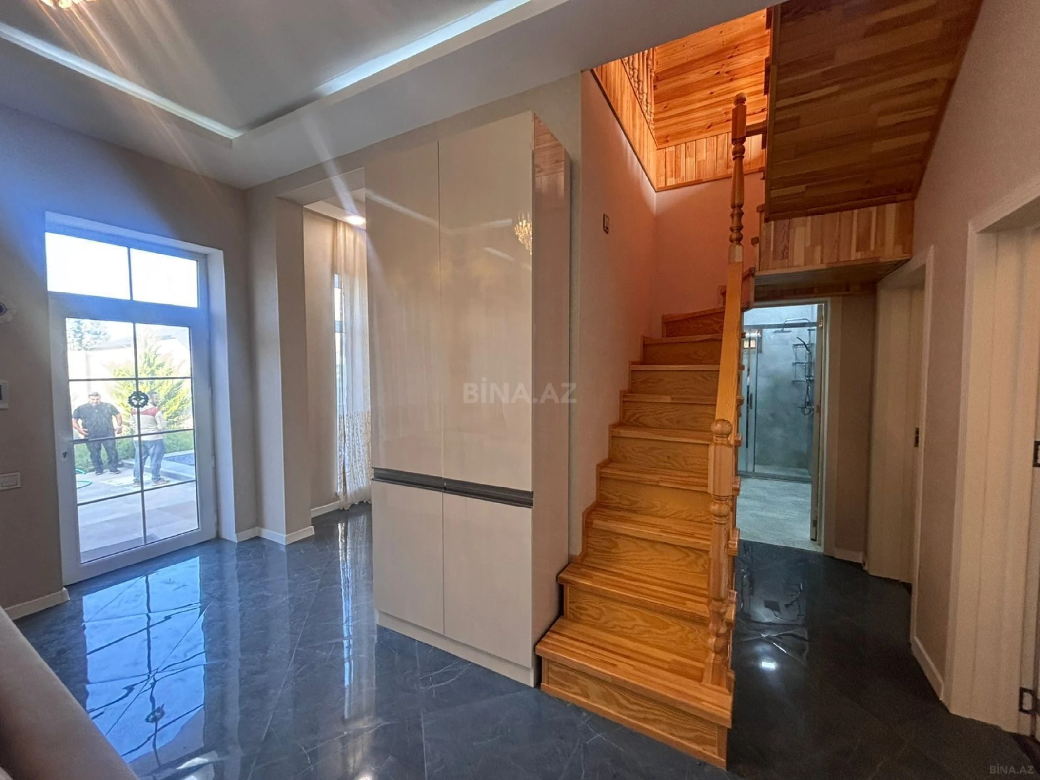 Satılır 5 otaqlı həyət evi 165 m²
