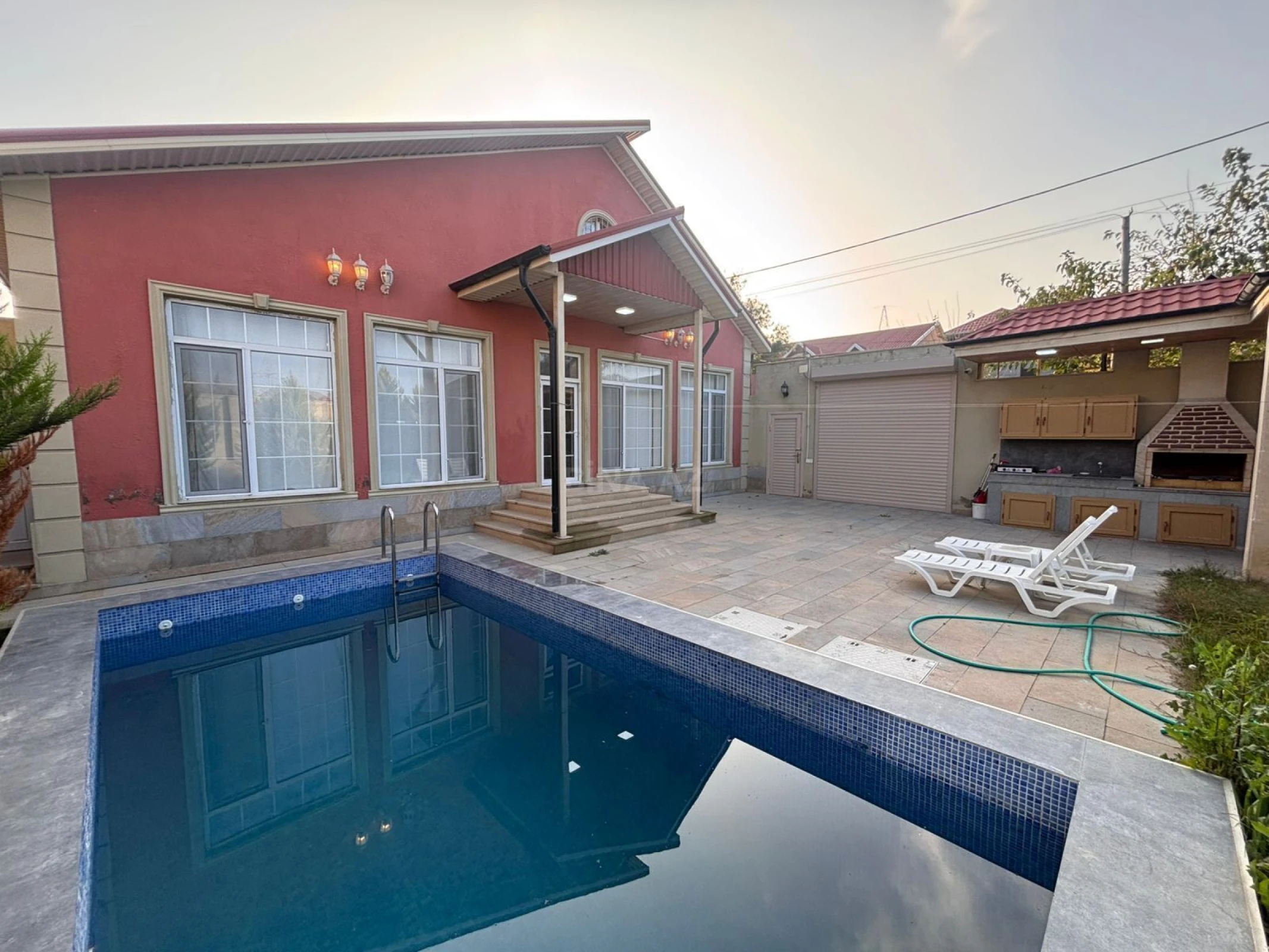 Satılır 5 otaqlı həyət evi 165 m²