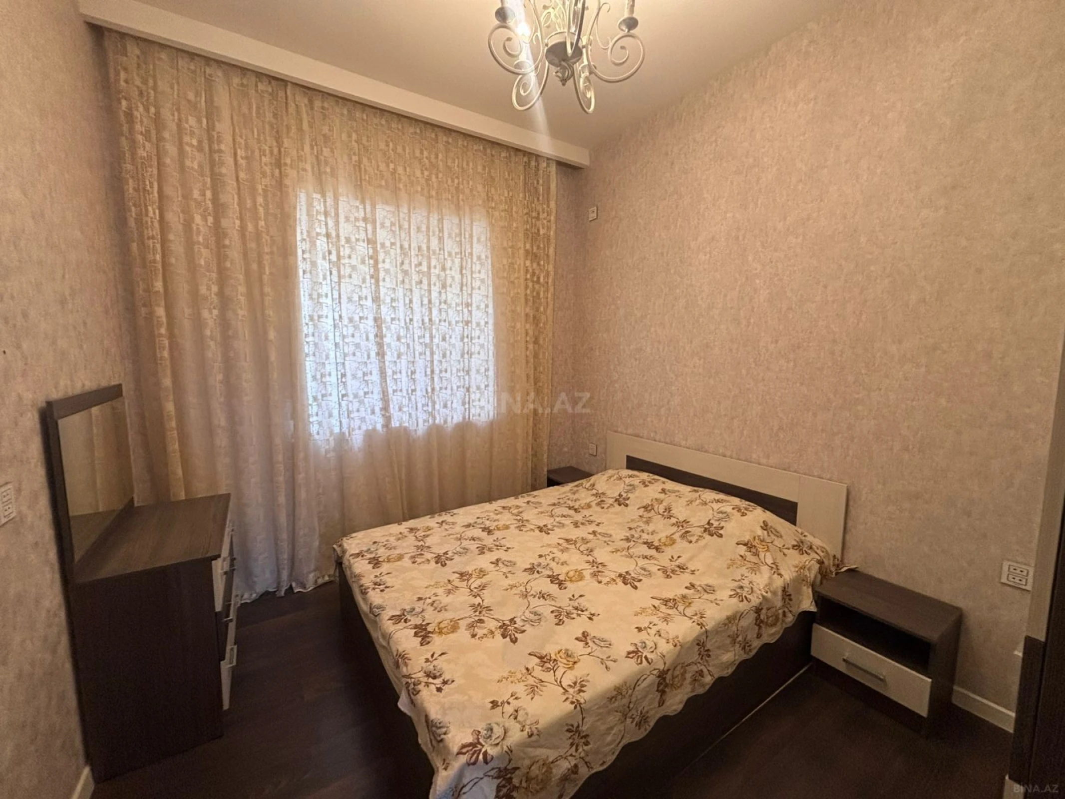 Satılır 5 otaqlı həyət evi 165 m²