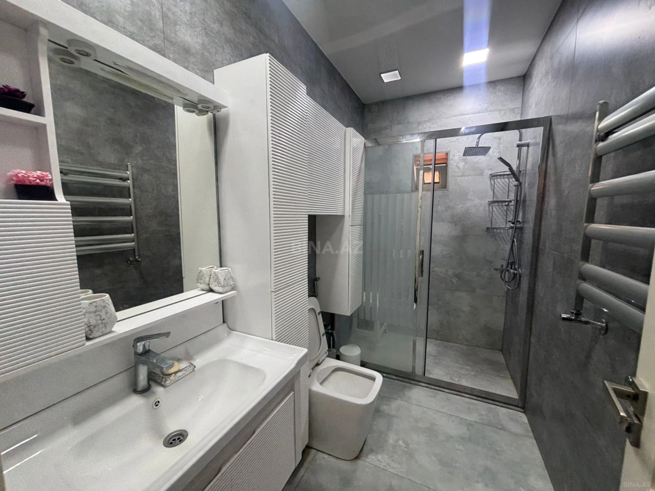 Satılır 5 otaqlı həyət evi 165 m²