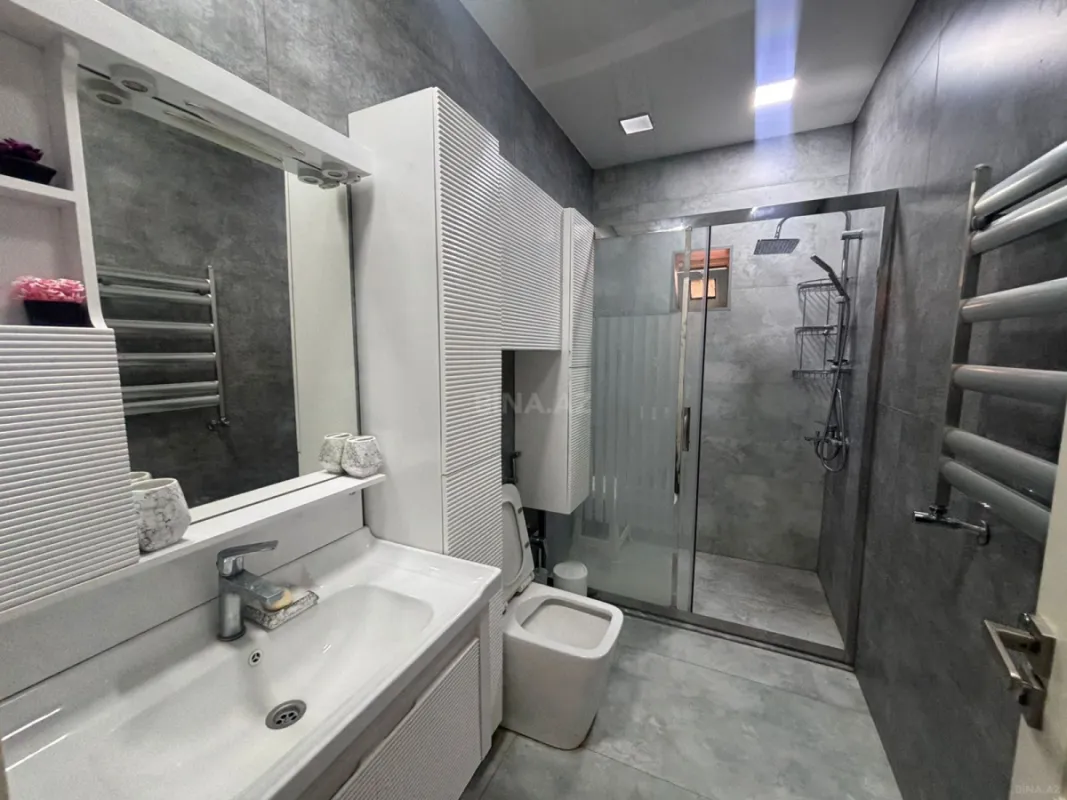 Satılır 5 otaqlı həyət evi 165 m²