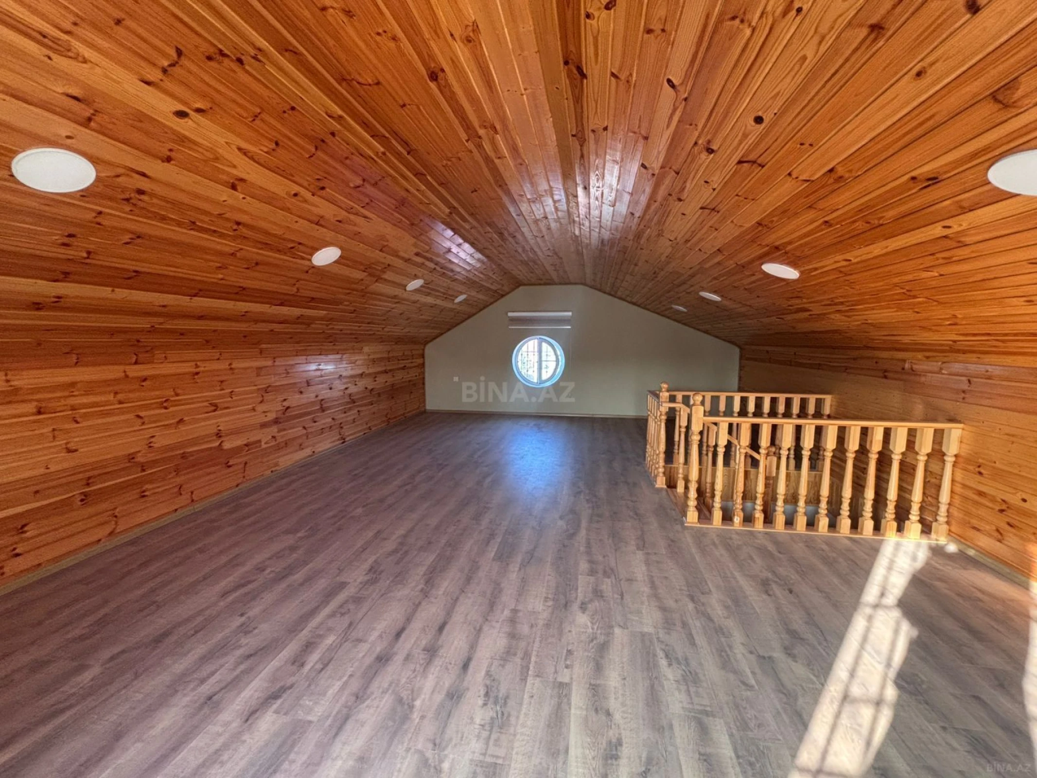 Satılır 5 otaqlı həyət evi 165 m²