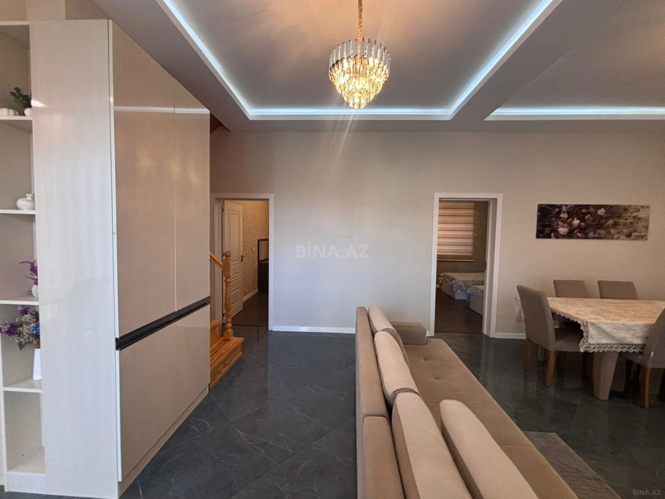 Satılır 5 otaqlı həyət evi 165 m²