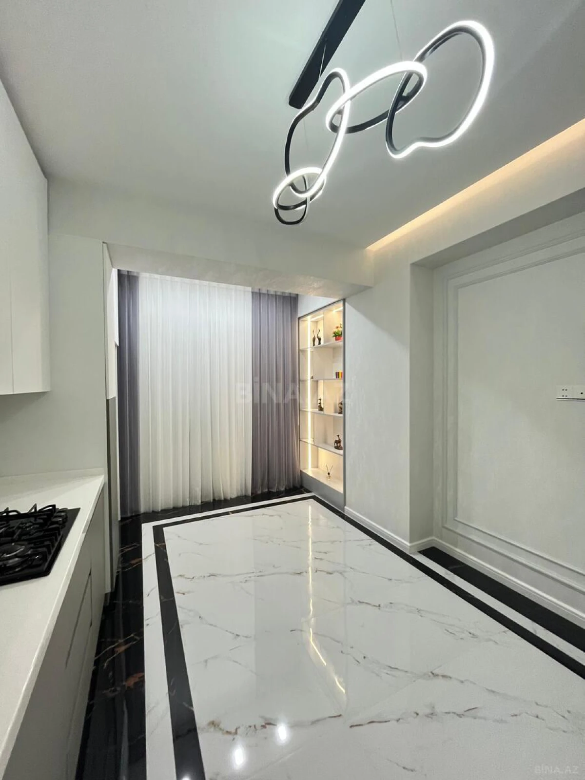 Satılır 3 otaqlı mənzil 101 m²