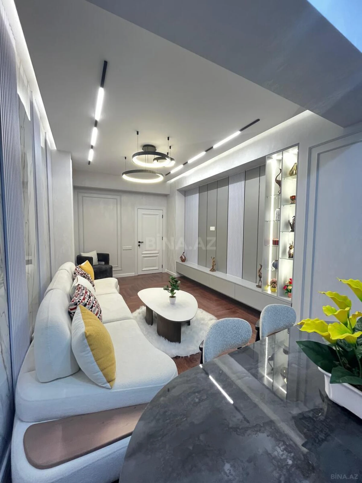 Satılır 3 otaqlı mənzil 101 m²