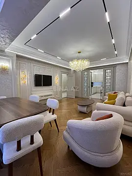 Satılır 4 otaqlı mənzil 177 m²