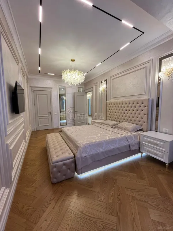 Satılır 4 otaqlı mənzil 177 m²