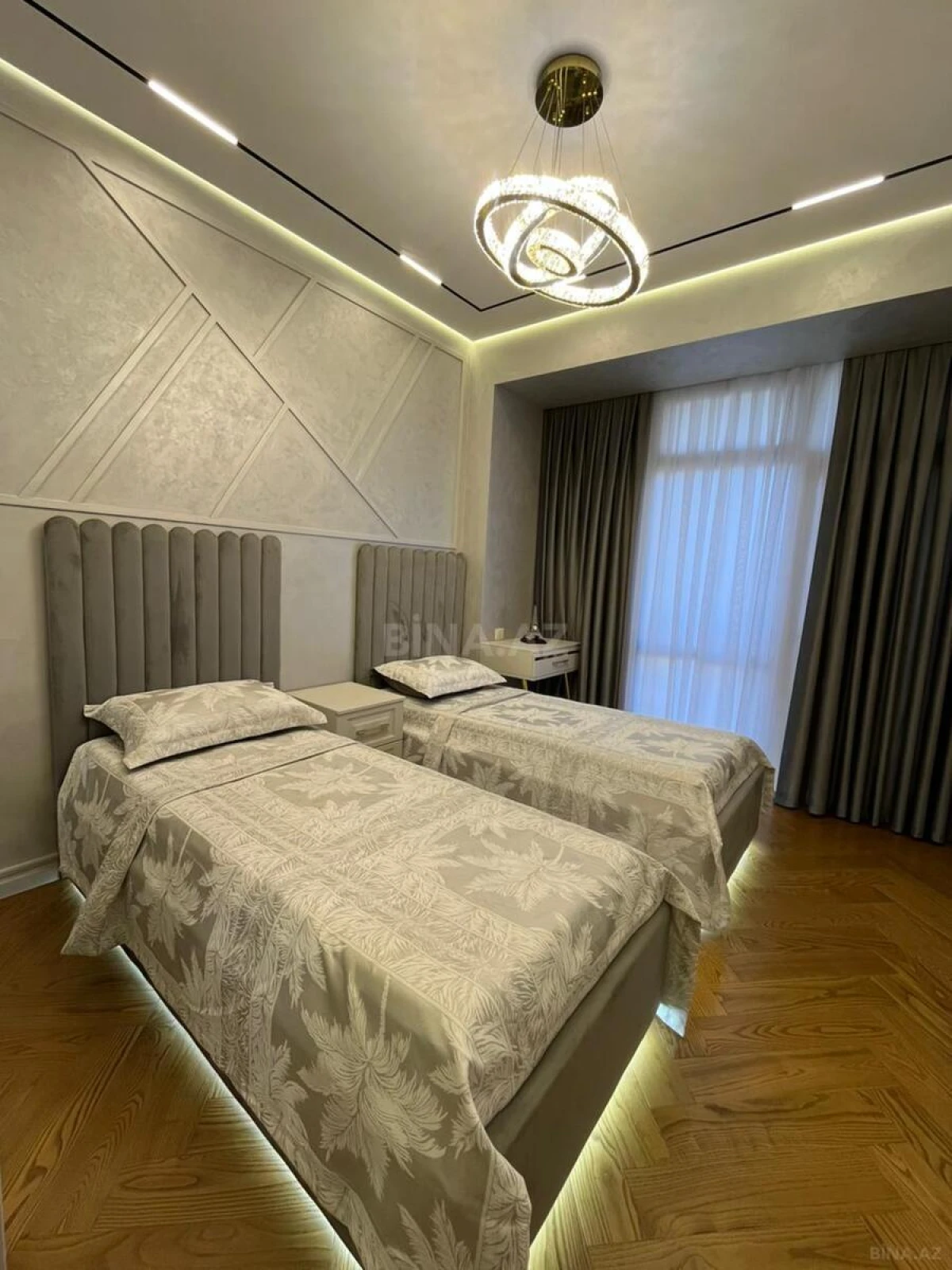 Satılır 4 otaqlı mənzil 177 m²