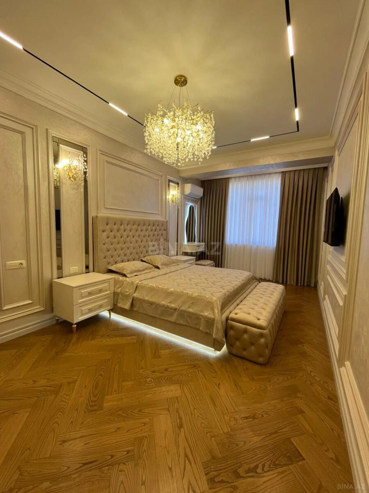 Satılır 4 otaqlı mənzil 177 m²