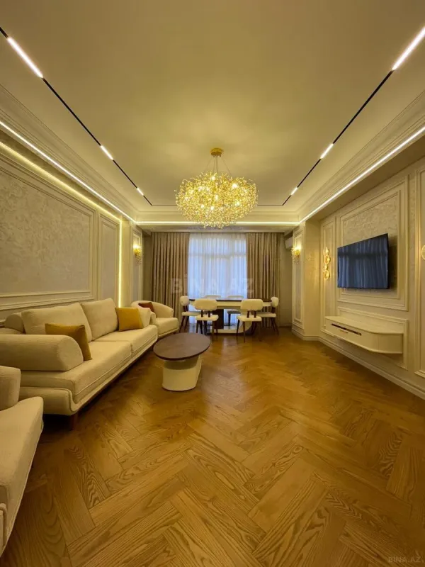 Satılır 4 otaqlı mənzil 177 m²