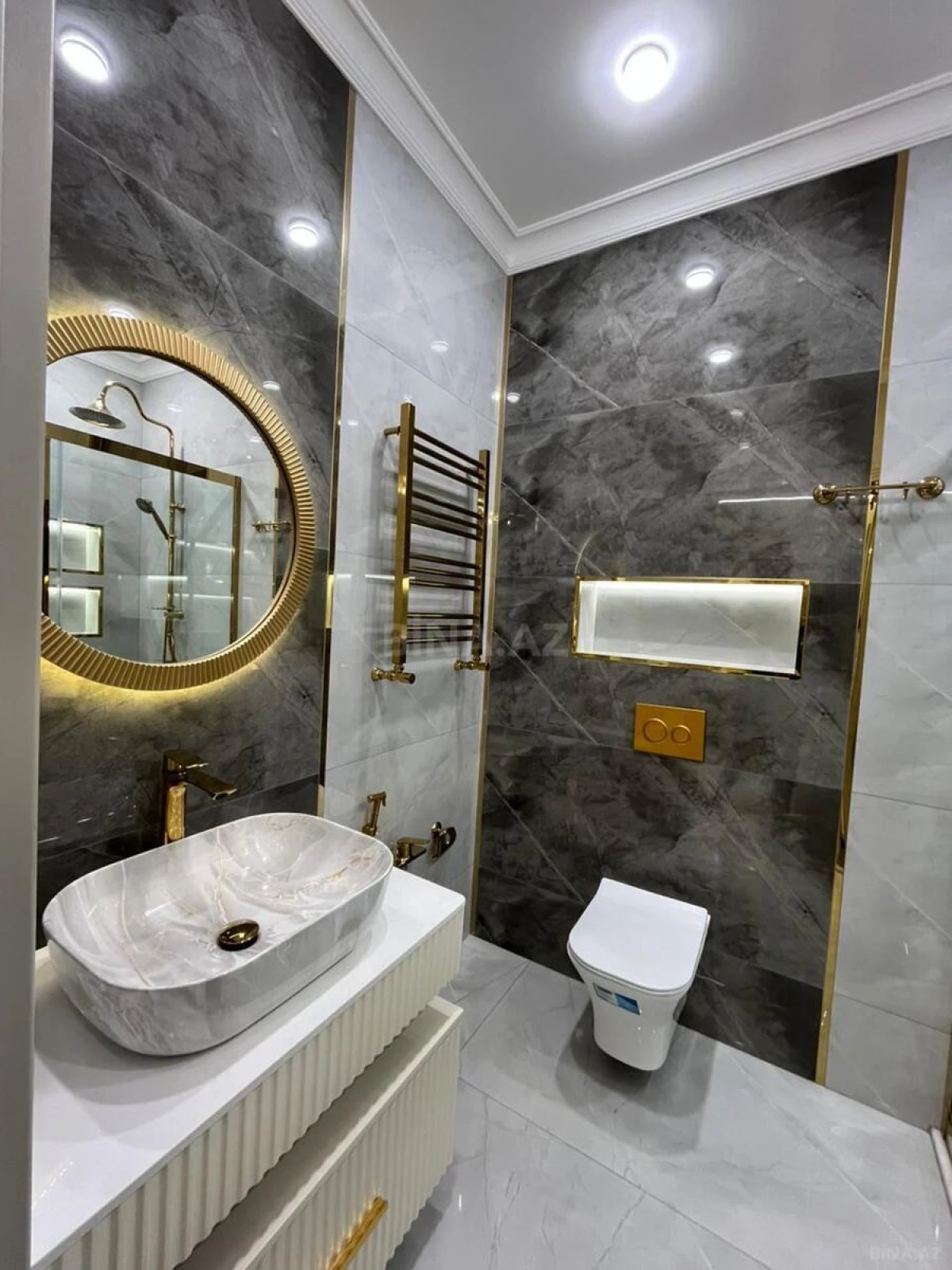 Satılır 4 otaqlı mənzil 177 m²