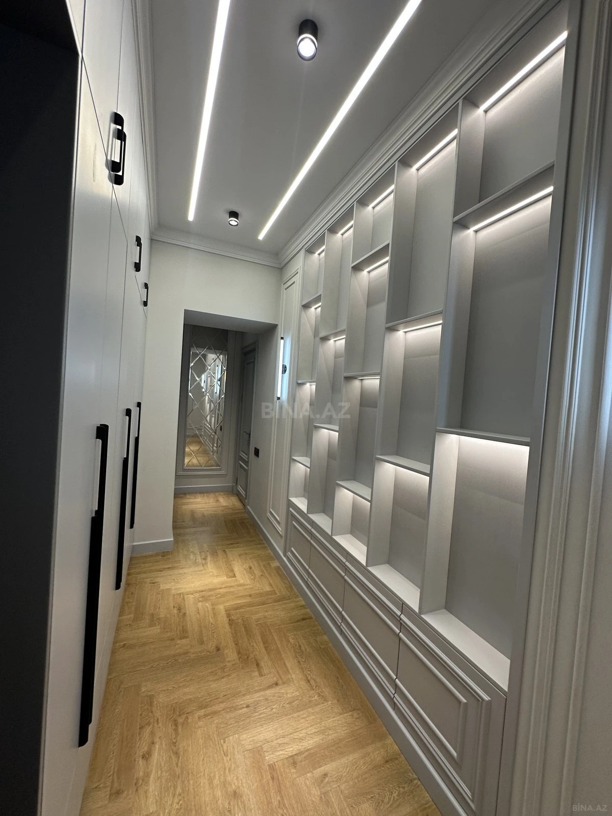 Satılır 3 otaqlı mənzil 94 m²