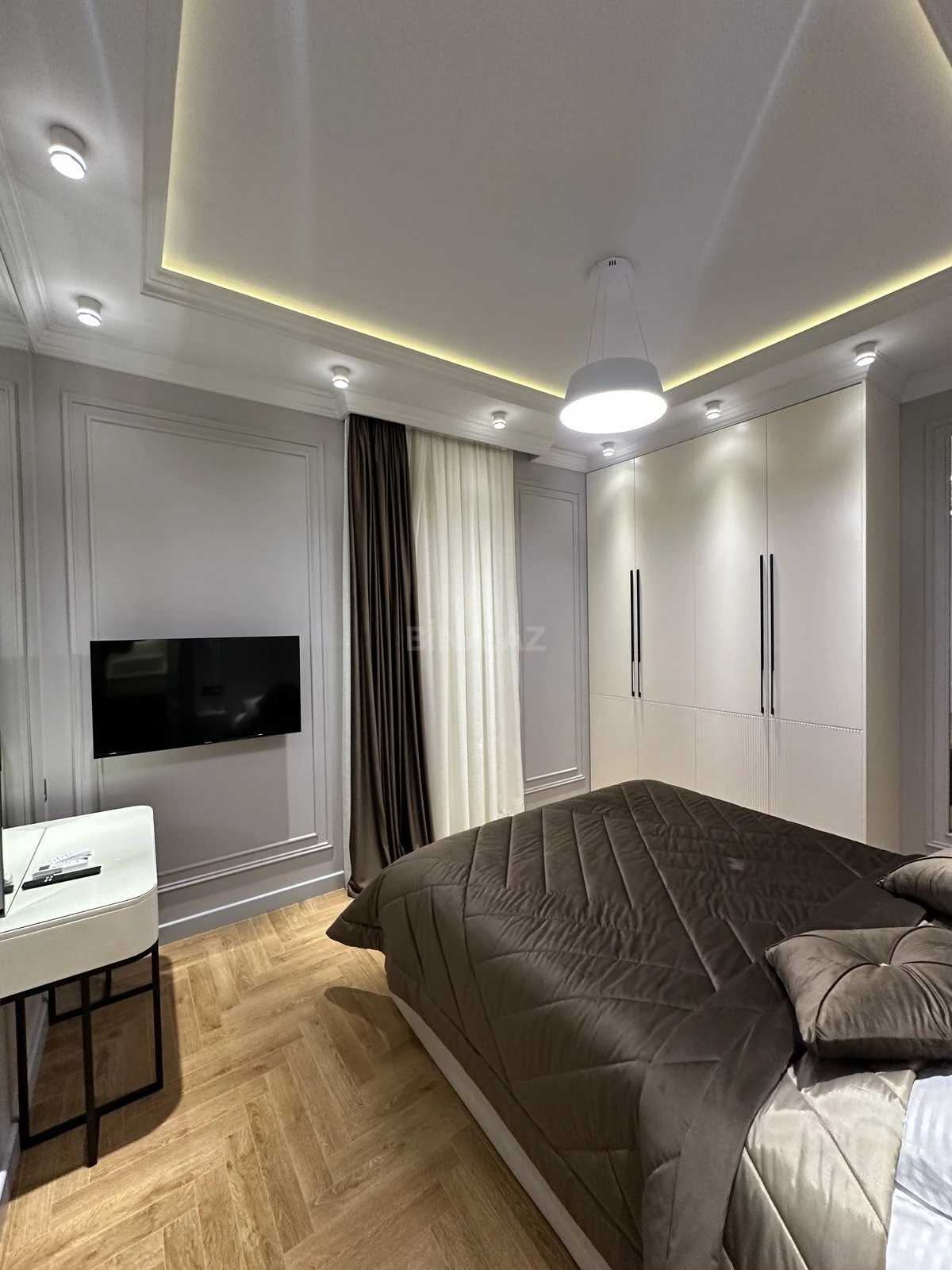 Satılır 3 otaqlı mənzil 94 m²