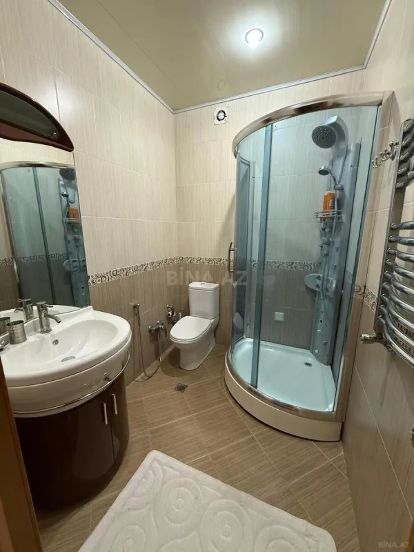 Satılır 4 otaqlı mənzil 185 m²