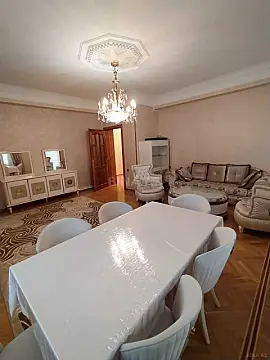 Kirayə verilir 3 otaqlı mənzil 145 m²