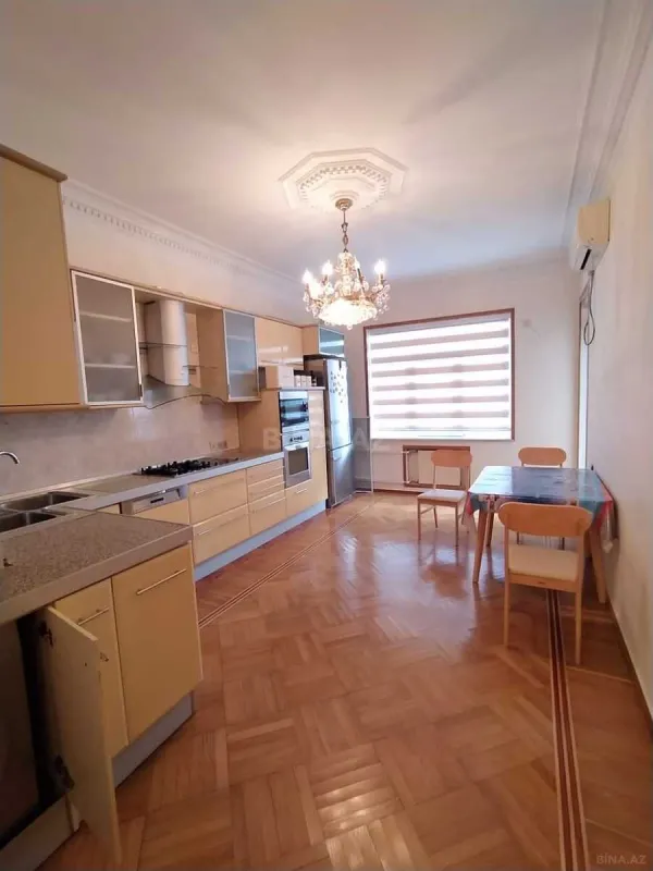 Kirayə verilir 3 otaqlı mənzil 145 m²