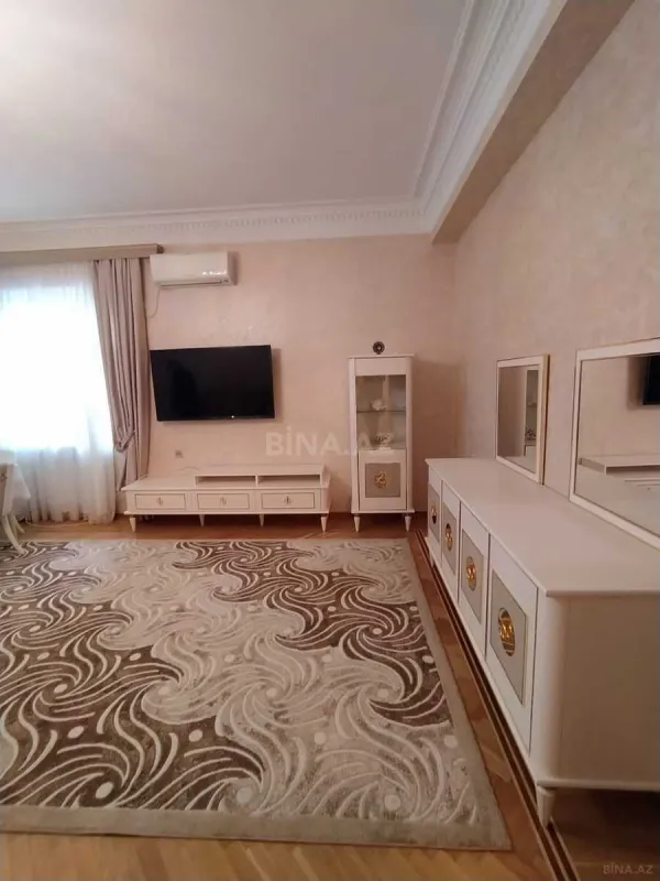 Kirayə verilir 3 otaqlı mənzil 145 m²