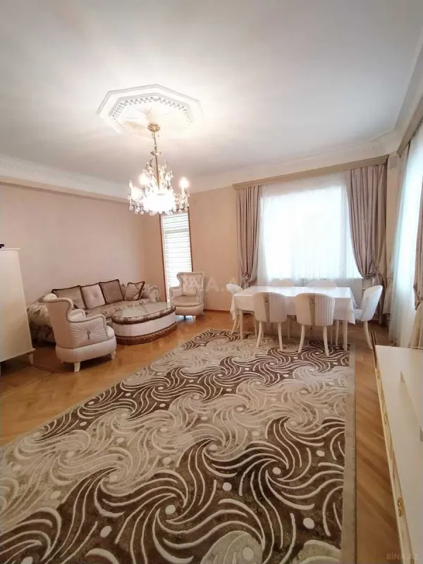Kirayə verilir 3 otaqlı mənzil 145 m²