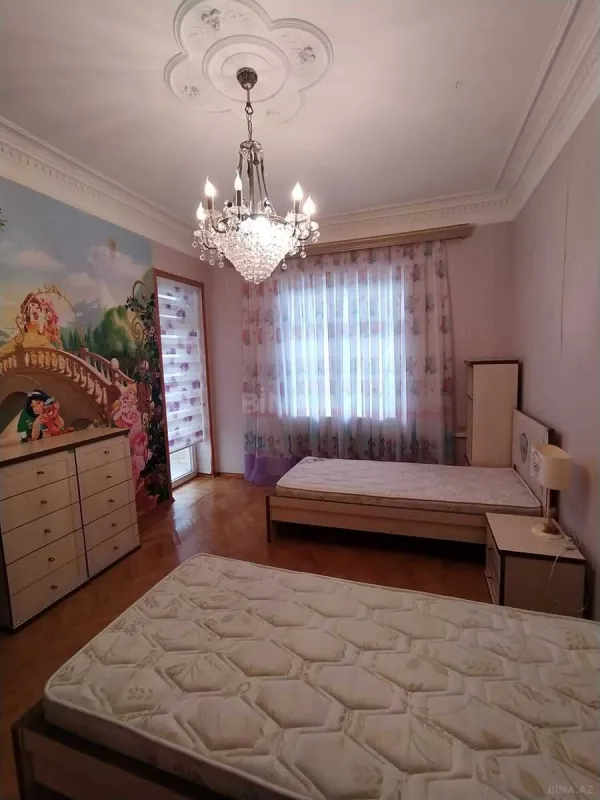 Kirayə verilir 3 otaqlı mənzil 145 m²