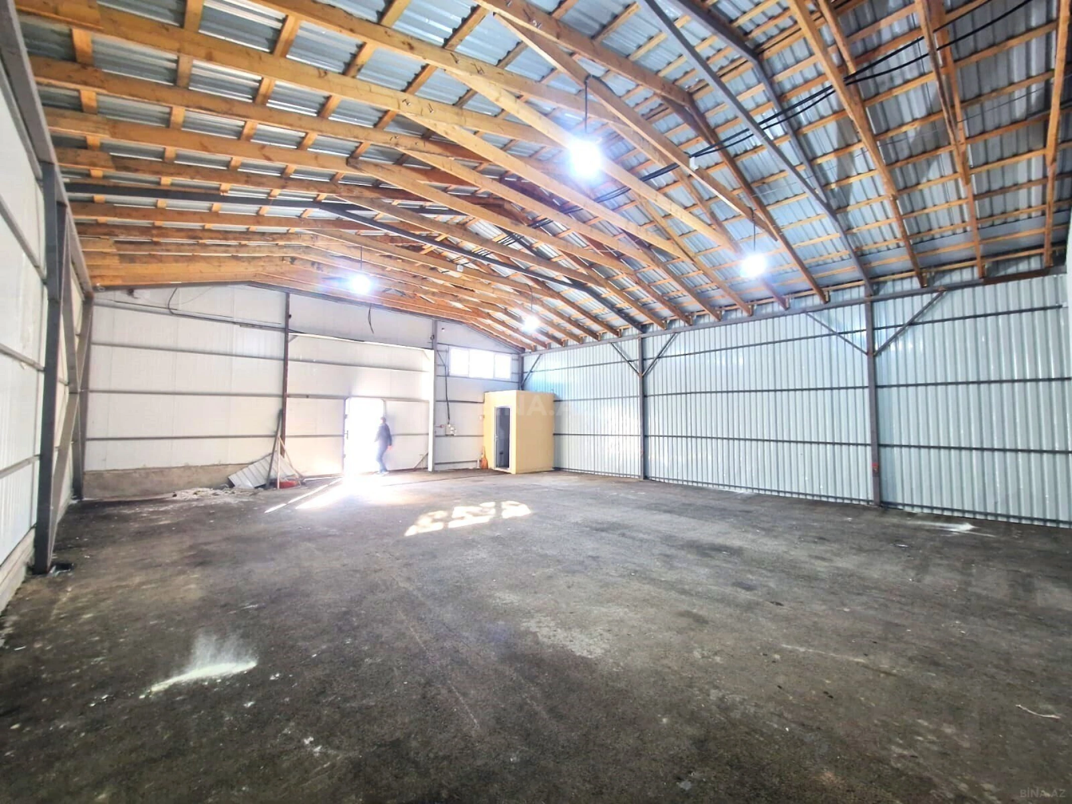 Kirayə verilir obyekt 270 m²