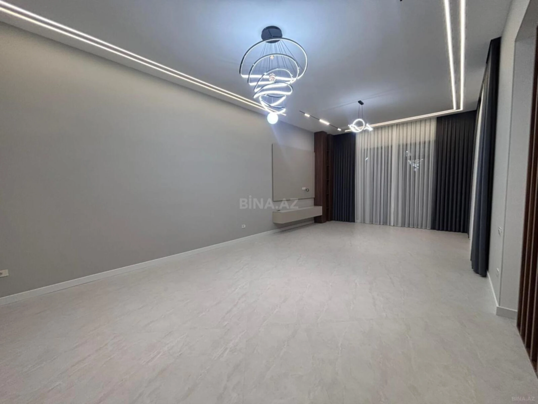 Satılır 5 otaqlı həyət evi 260 m²