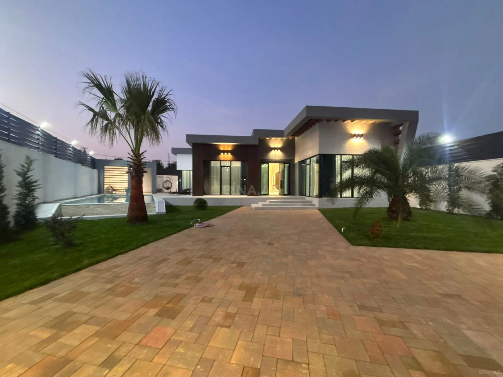 Satılır 5 otaqlı həyət evi 260 m²