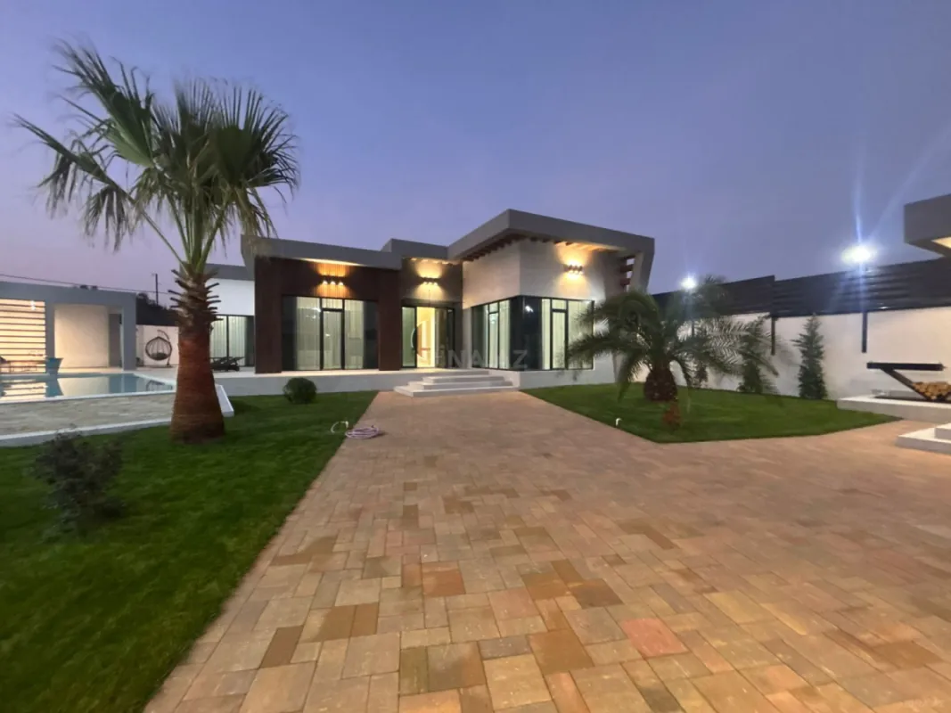 Satılır 5 otaqlı həyət evi 260 m²