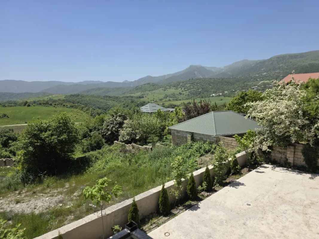 Satılır 4 otaqlı həyət evi 200 m²