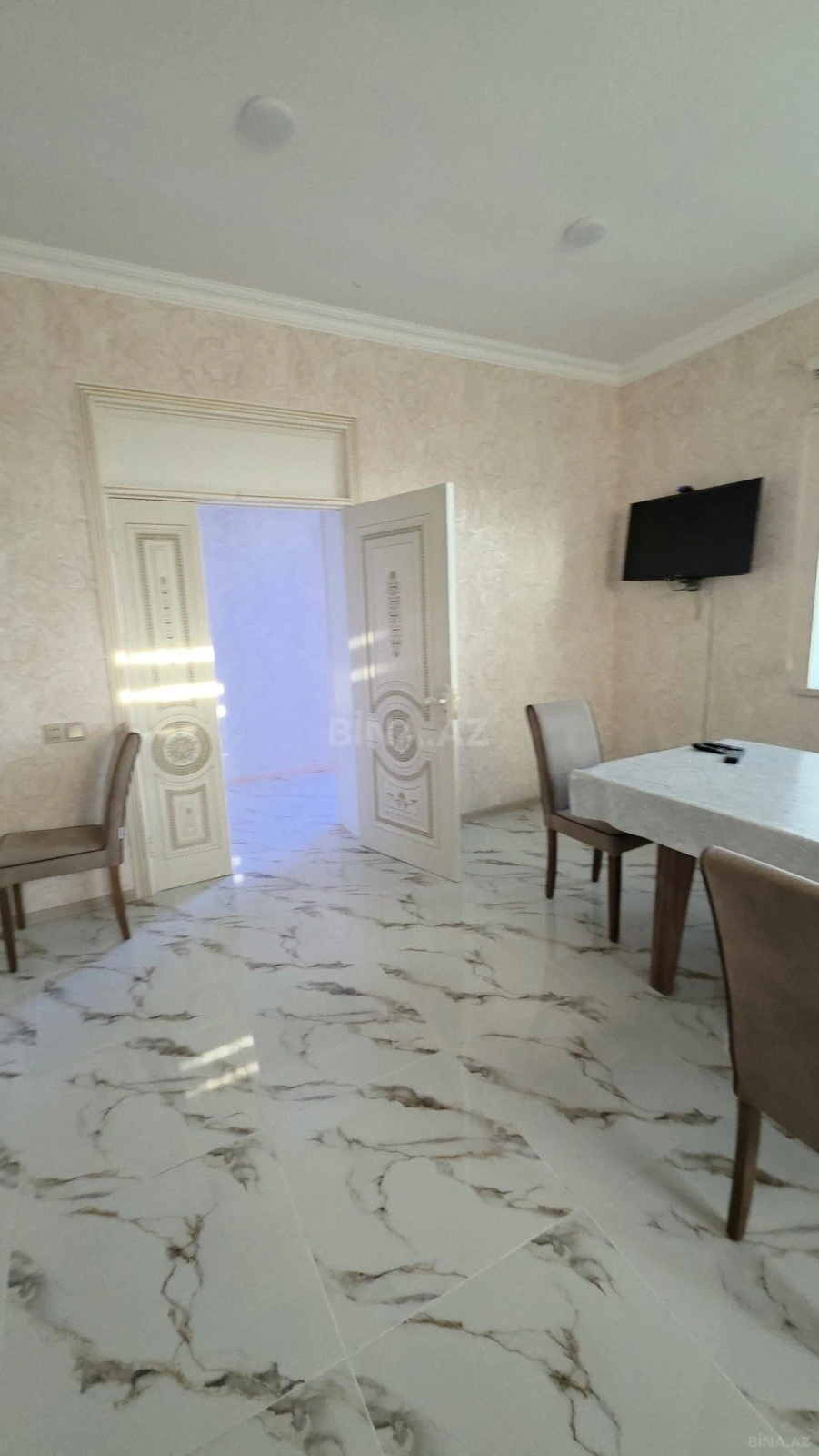 Satılır 4 otaqlı həyət evi 200 m²