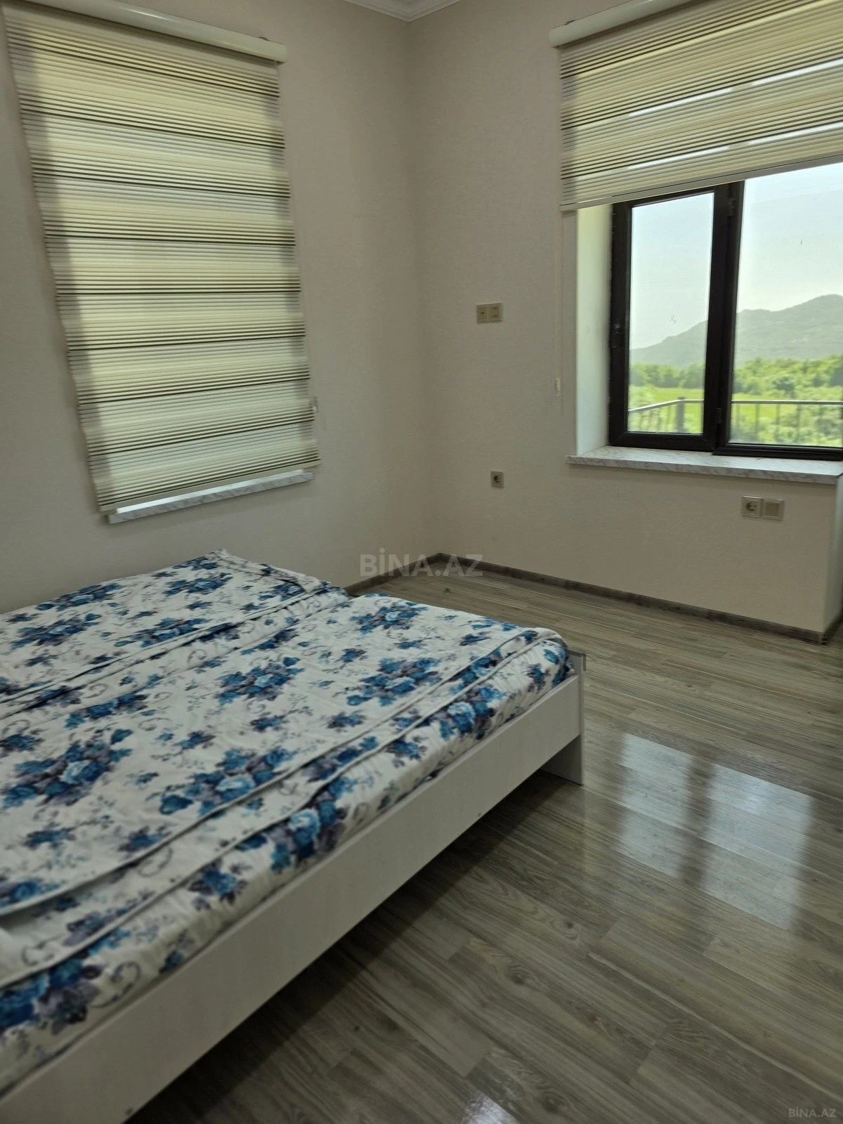 Satılır 4 otaqlı həyət evi 200 m²