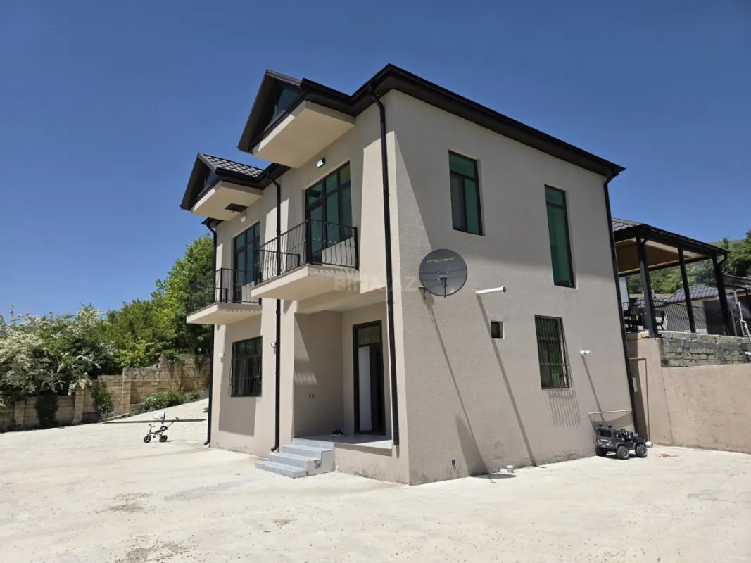 Satılır 4 otaqlı həyət evi 200 m²