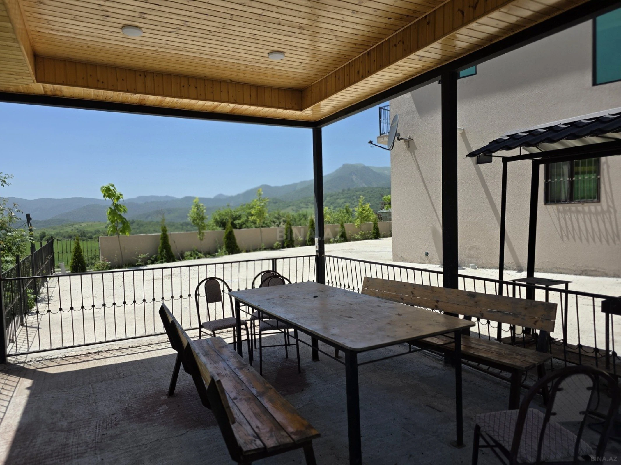 Satılır 4 otaqlı həyət evi 200 m²