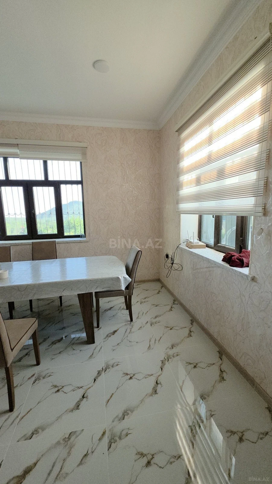 Satılır 4 otaqlı həyət evi 200 m²